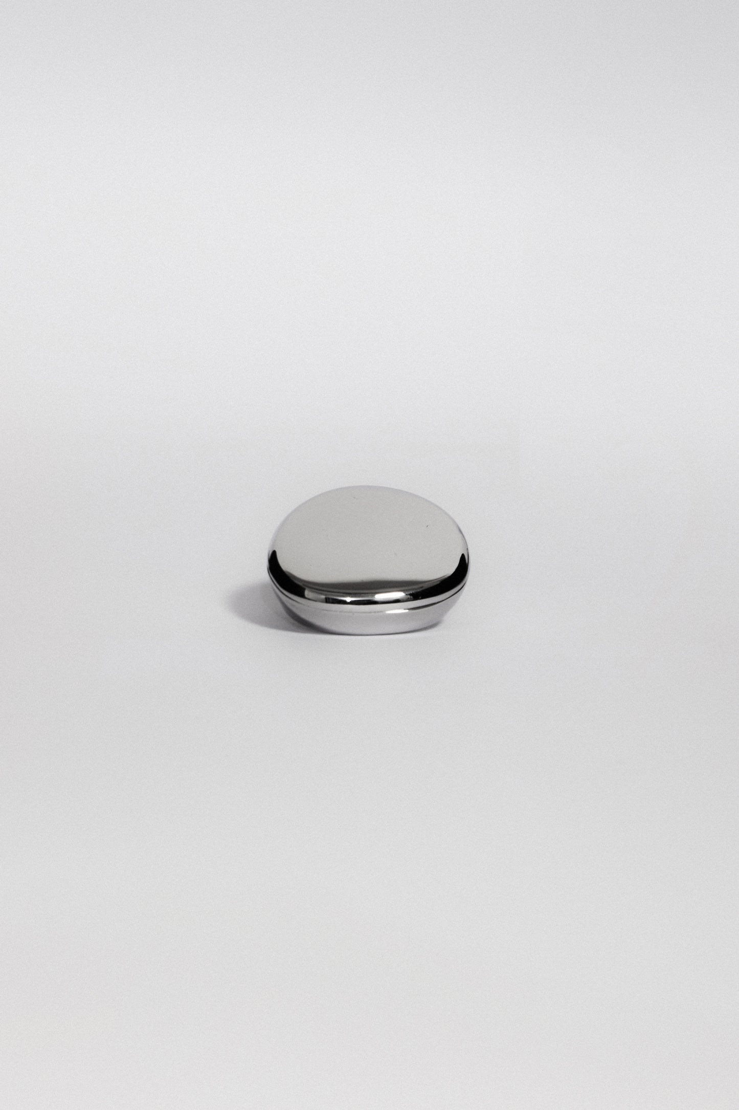 SOLID AWAKE — perfume sólido portátil